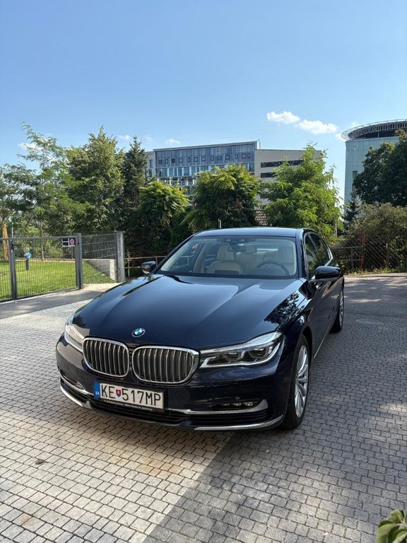 BMW rad 7 730d xDrive A/T