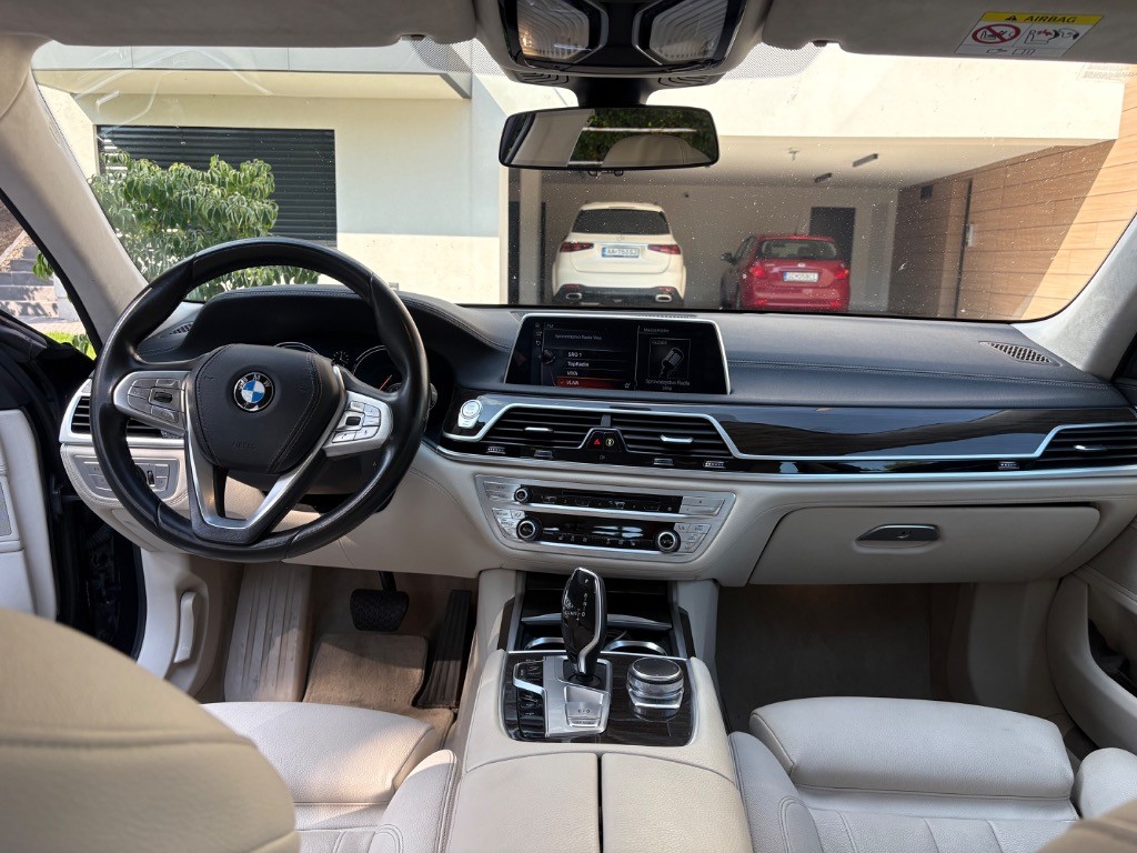 BMW rad 7 730d xDrive A/T