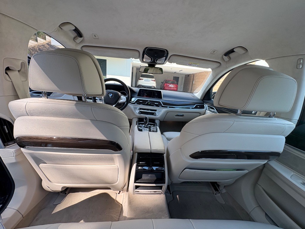 BMW rad 7 730d xDrive A/T