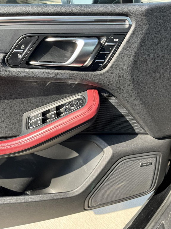 Porsche Macan 2.0 4x4 Benzín