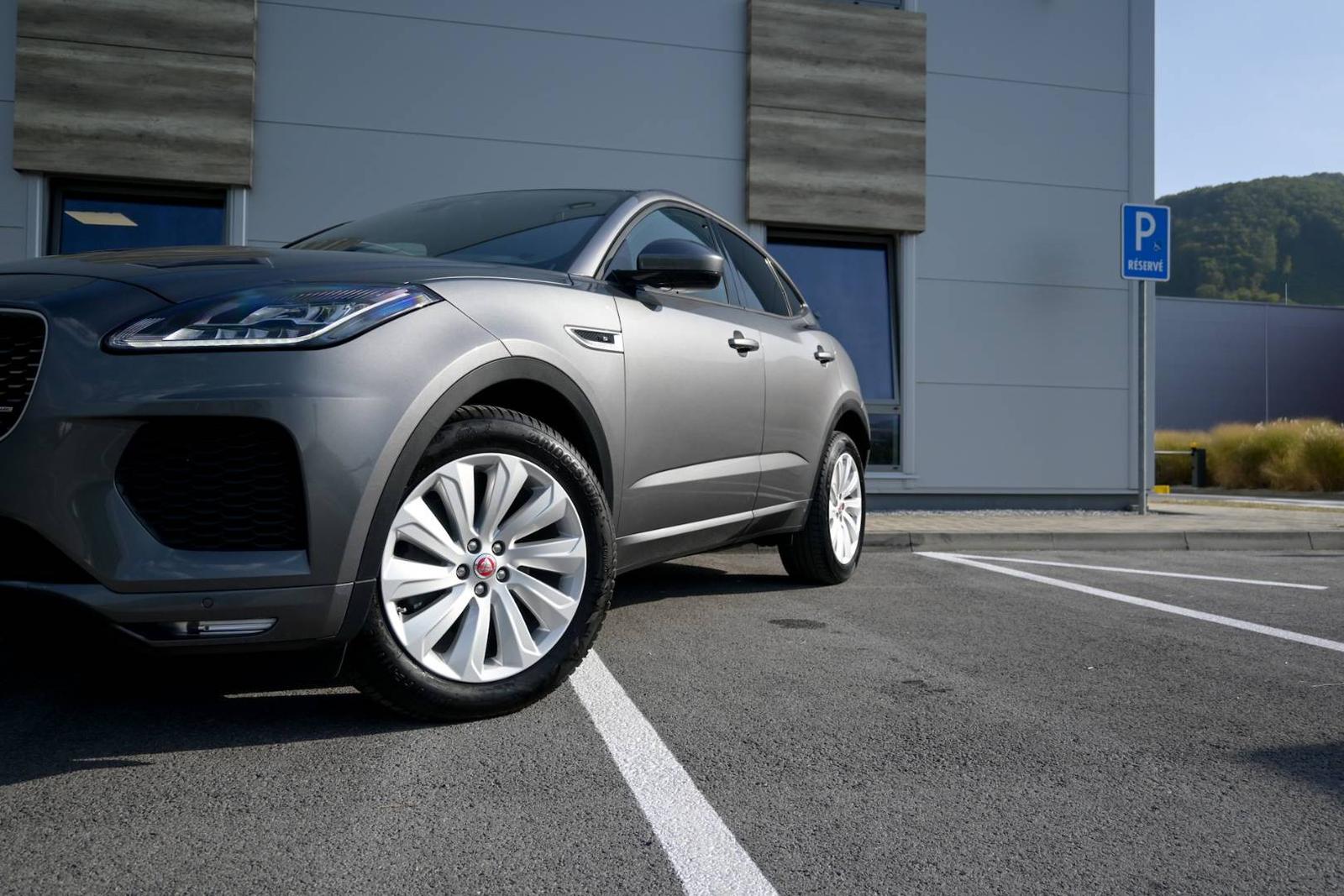 Jaguar E-Pace 2.0 I4 R-Dynamic S AWD A/T