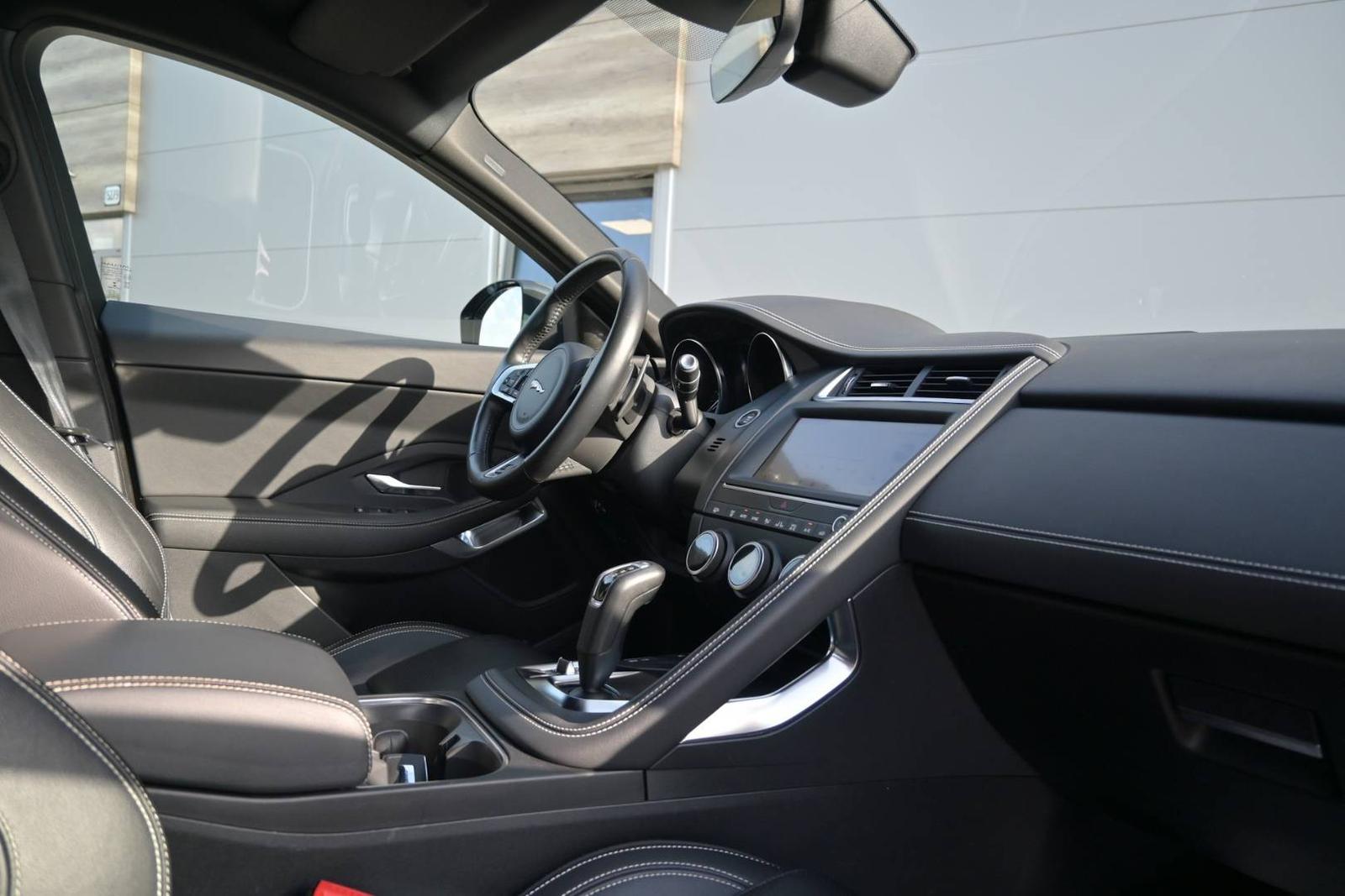 Jaguar E-Pace 2.0 I4 R-Dynamic S AWD A/T
