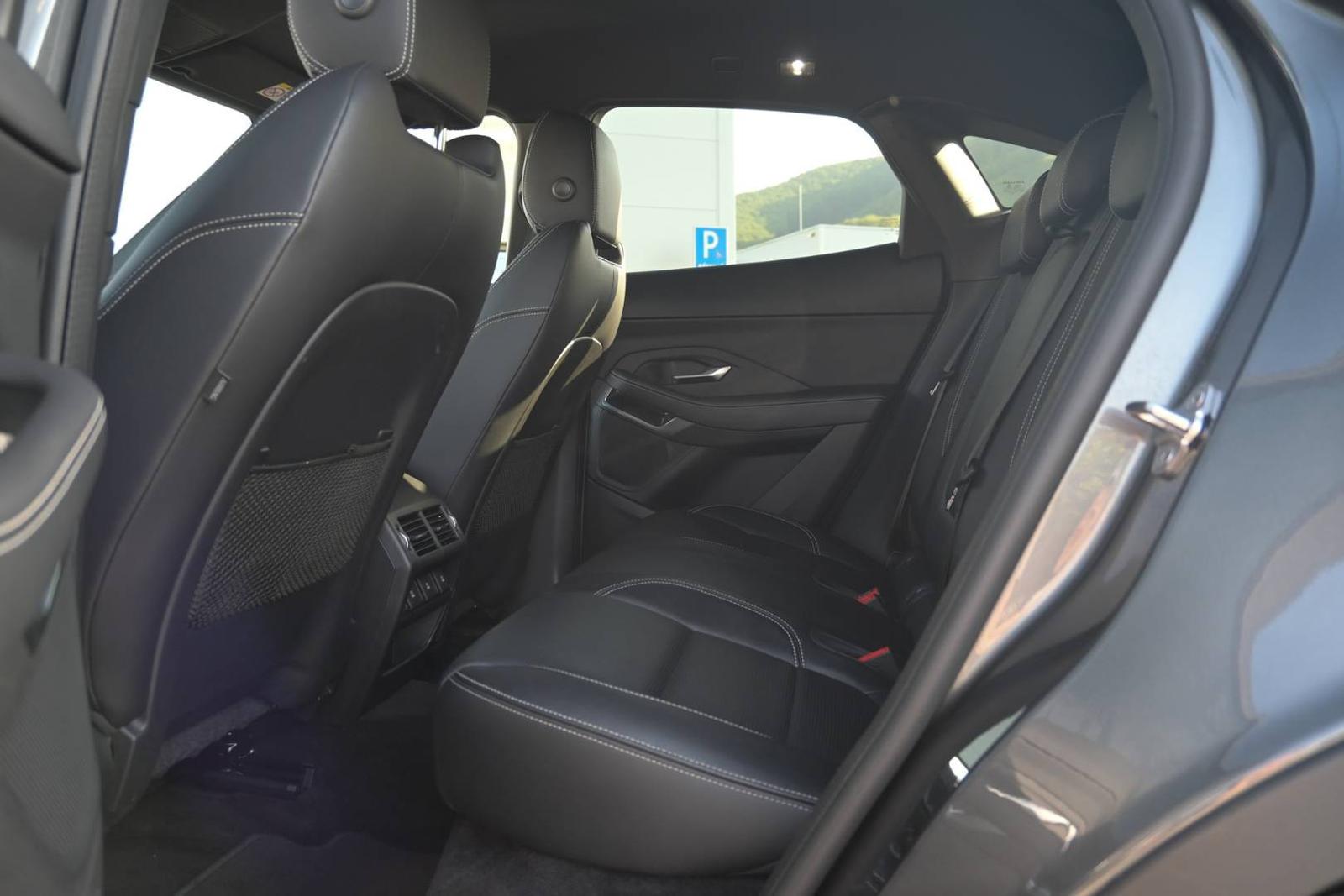 Jaguar E-Pace 2.0 I4 R-Dynamic S AWD A/T