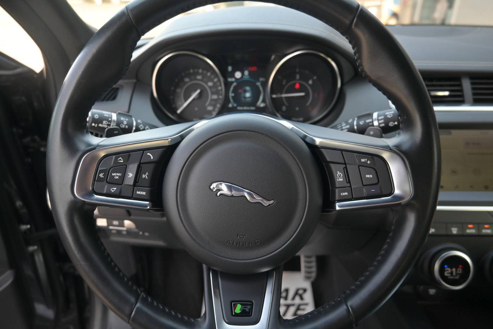 Jaguar E-Pace 2.0 I4 R-Dynamic S AWD A/T