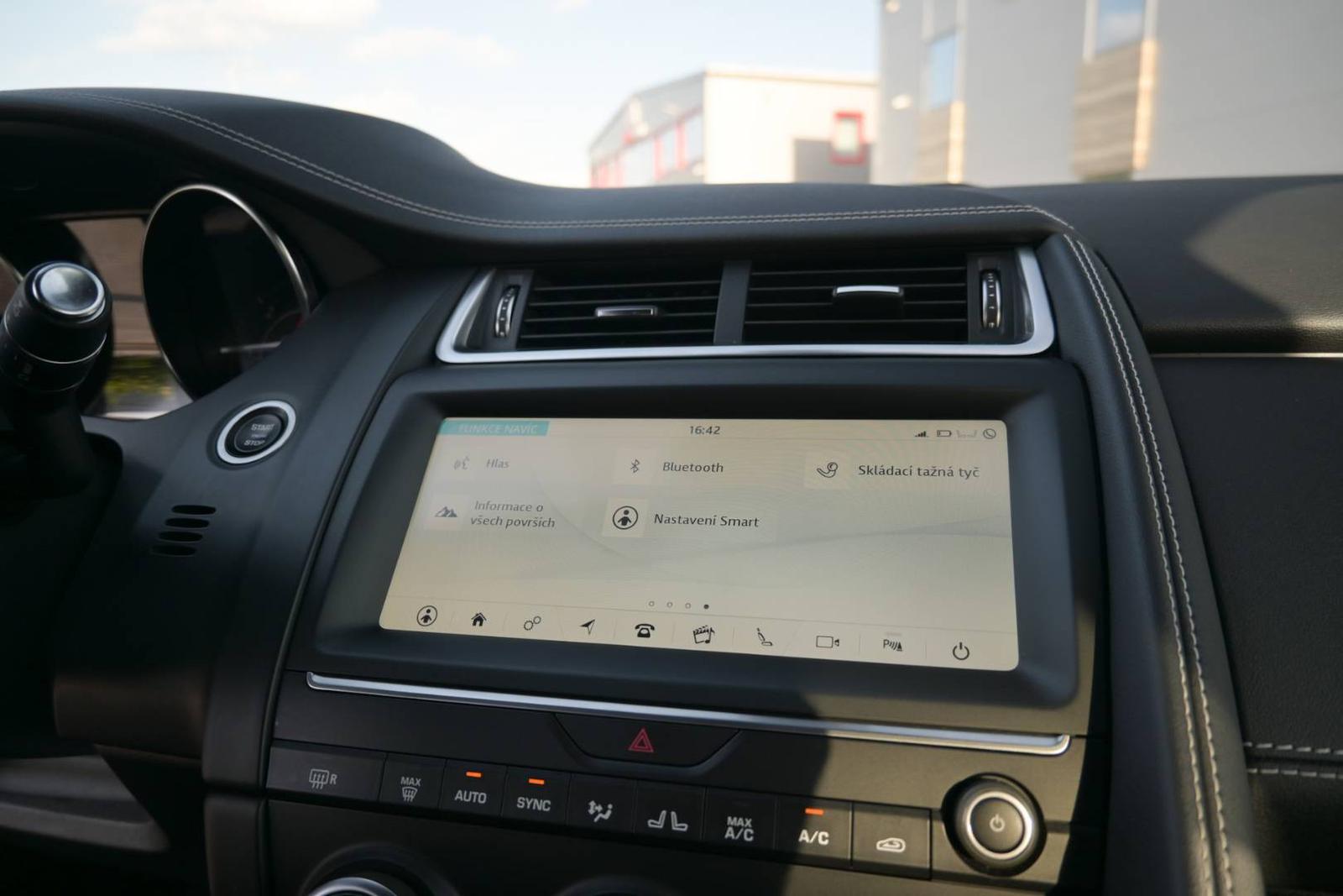 Jaguar E-Pace 2.0 I4 R-Dynamic S AWD A/T