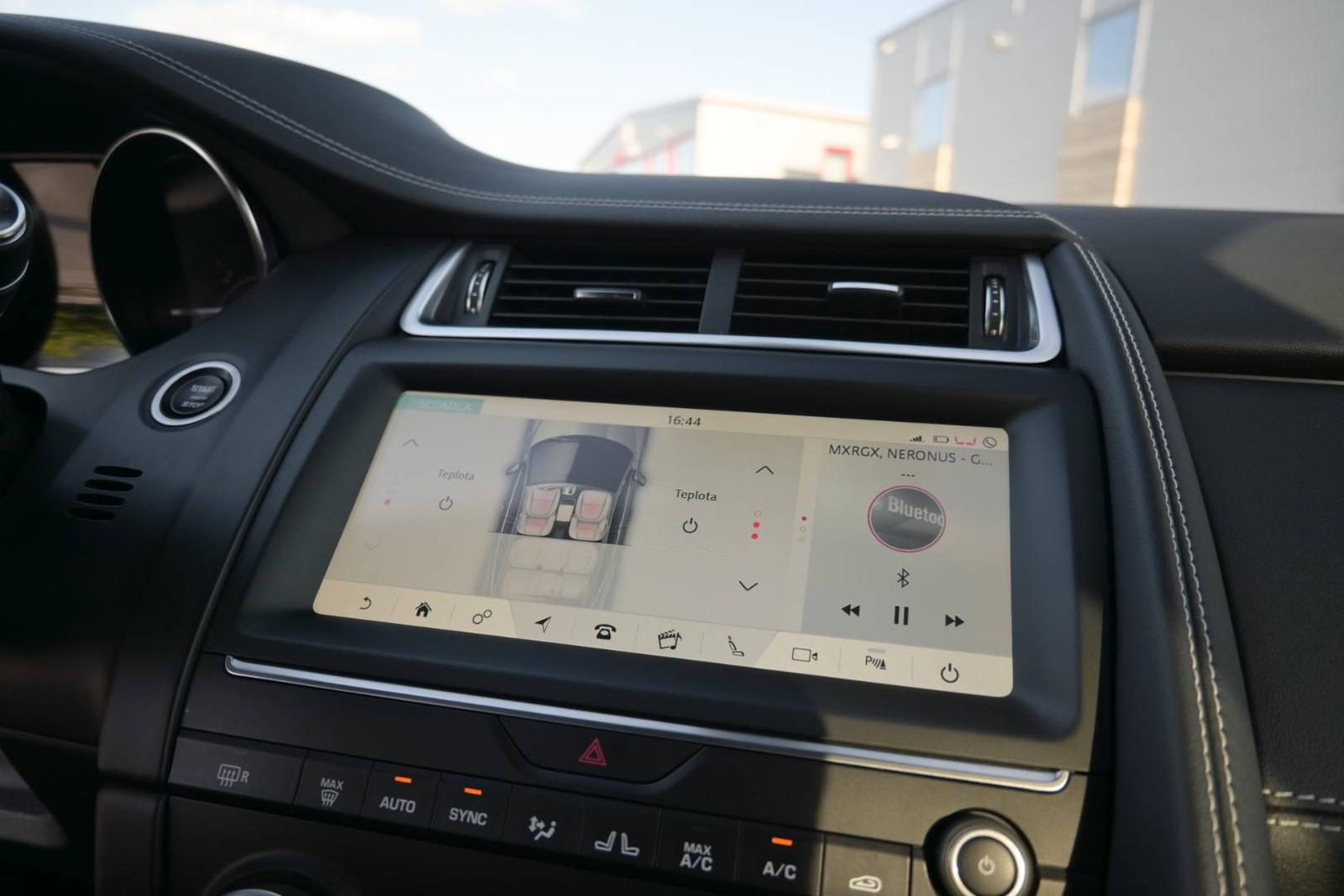 Jaguar E-Pace 2.0 I4 R-Dynamic S AWD A/T