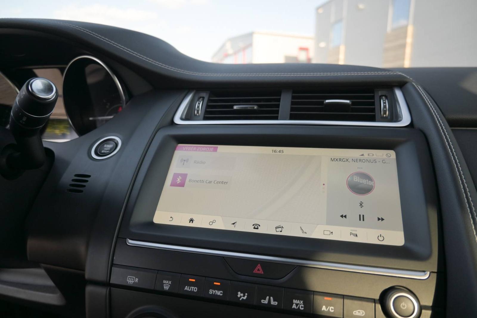 Jaguar E-Pace 2.0 I4 R-Dynamic S AWD A/T