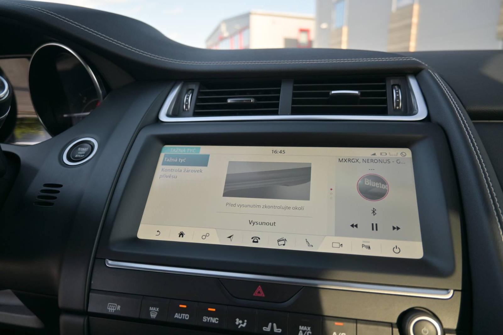 Jaguar E-Pace 2.0 I4 R-Dynamic S AWD A/T