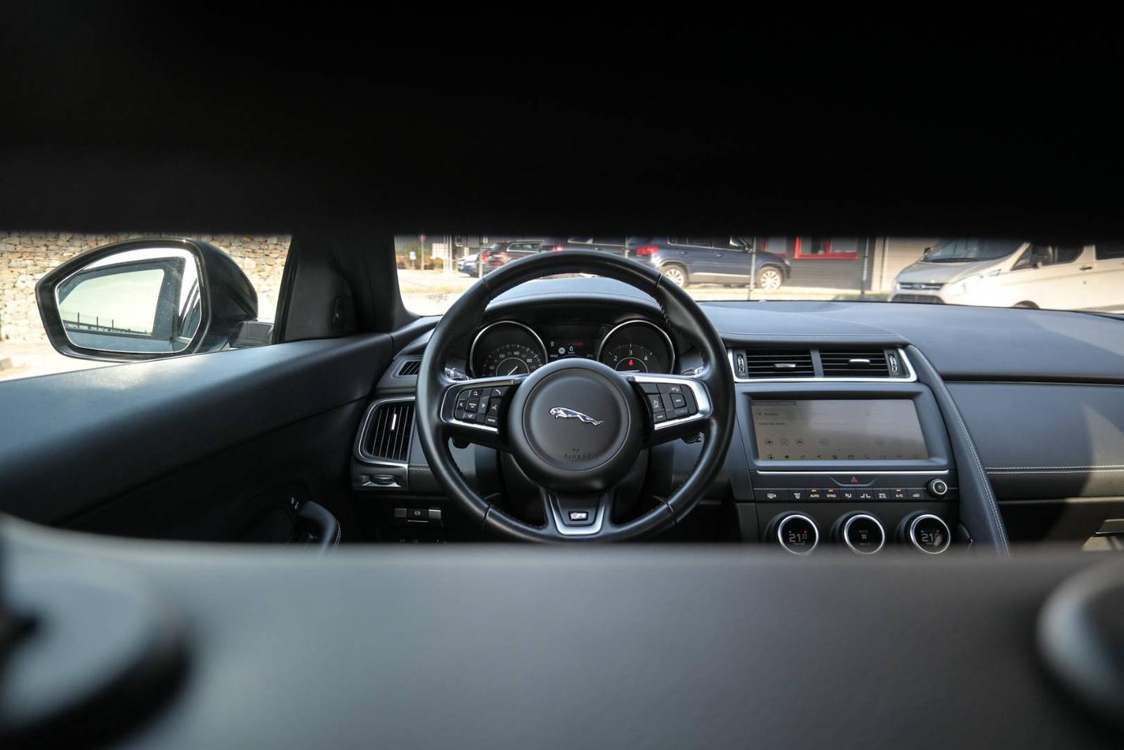 Jaguar E-Pace 2.0 I4 R-Dynamic S AWD A/T