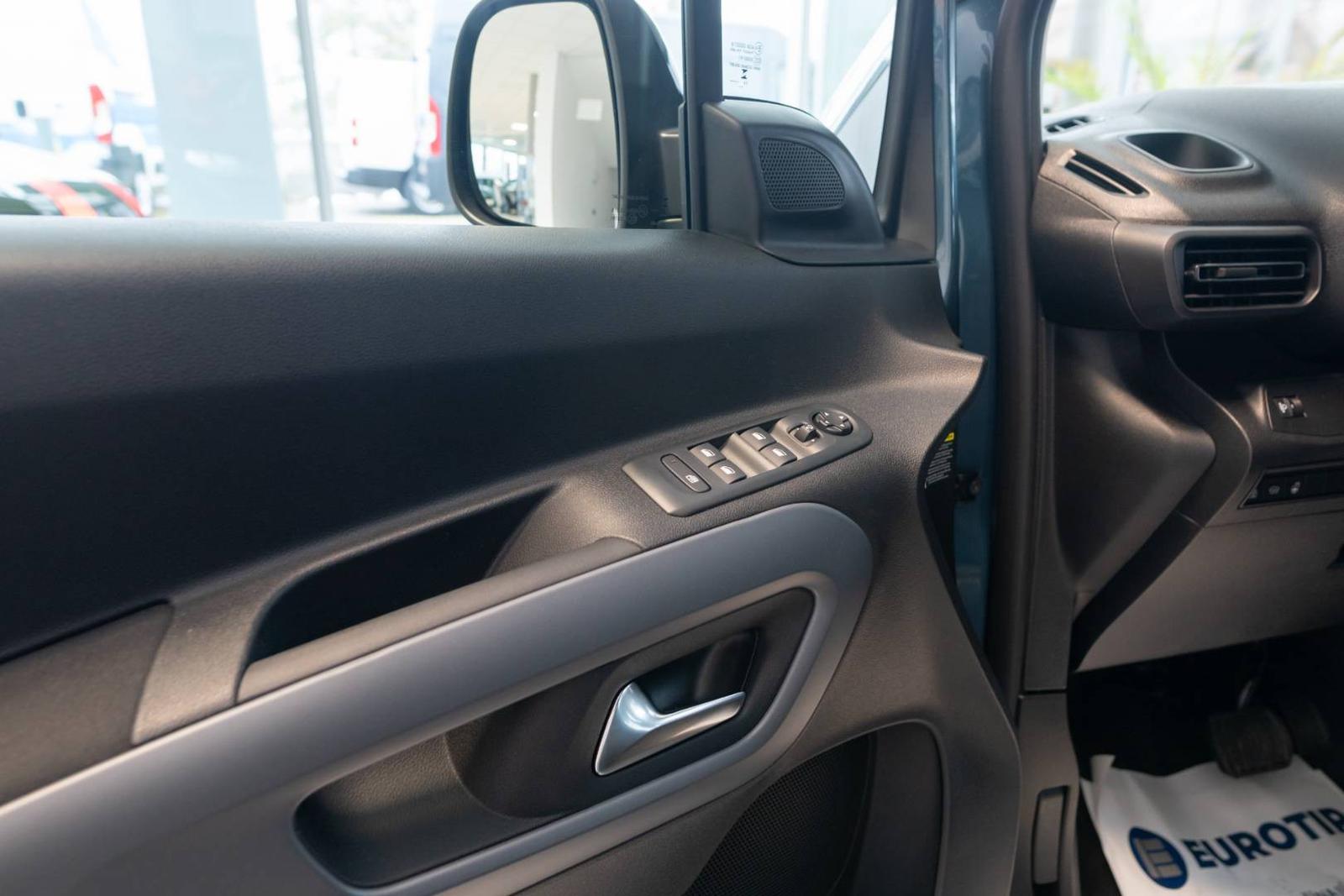 Fiat Dobló Cargo Combi 1.5 MTJ L2 A/T M1  7-MIEST