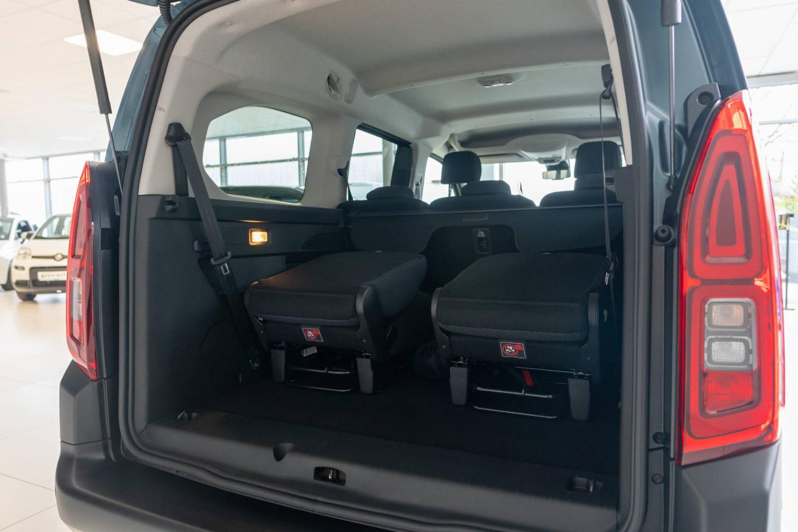 Fiat Dobló Cargo Combi 1.5 MTJ L2 A/T M1  7-MIEST