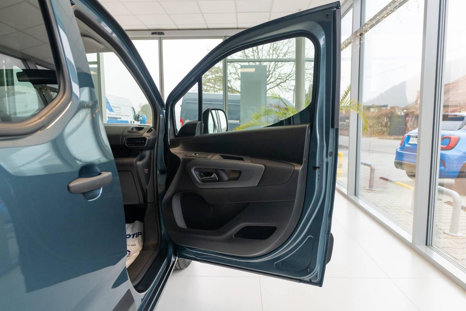 Fiat Dobló Cargo Combi 1.5 MTJ L2 A/T M1  7-MIEST
