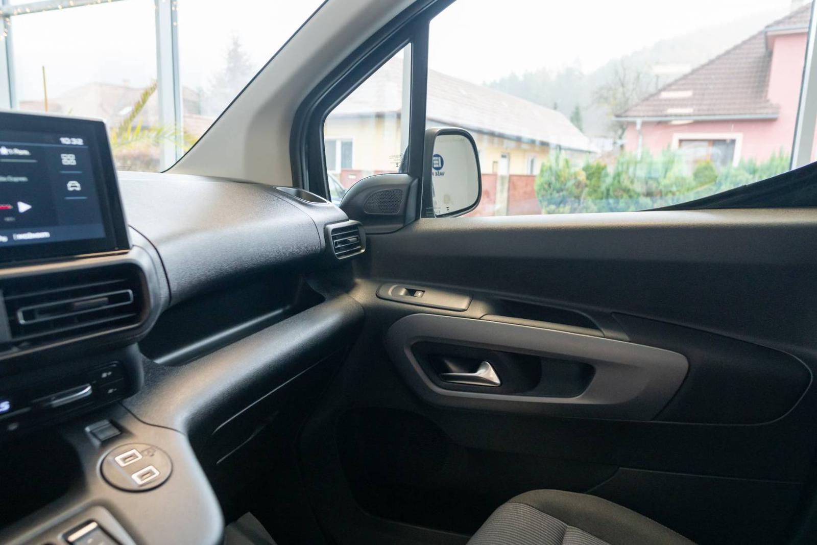 Fiat Dobló Cargo Combi 1.5 MTJ L2 A/T M1  7-MIEST