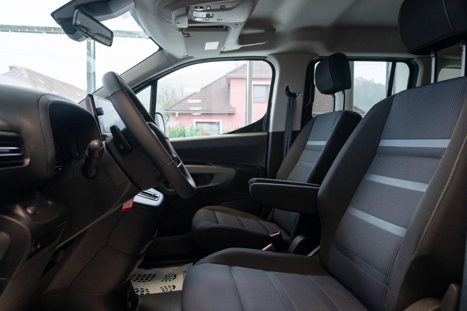Fiat Dobló Cargo Combi 1.5 MTJ L2 A/T M1  7-MIEST