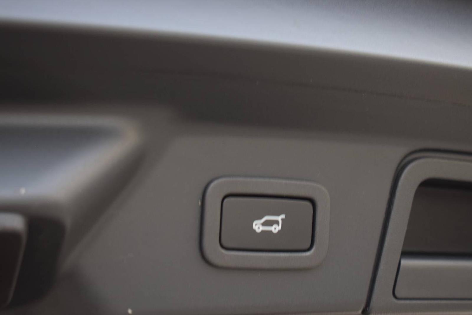 Land Rover Range Rover Velar R-Dynamic 2.0D 240 PS  SE AWD