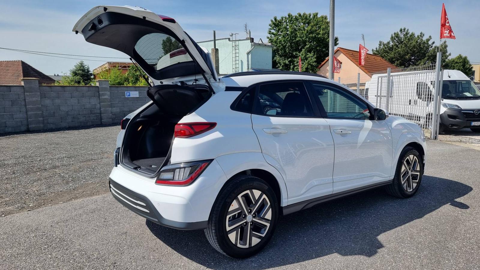 Hyundai Kona Electric 100