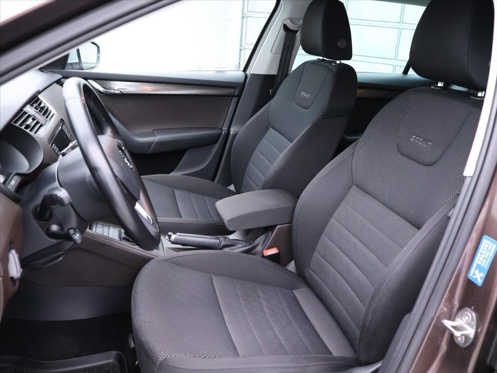 Škoda Octavia Combi 2.0 TDi 4x4 DSG Scout