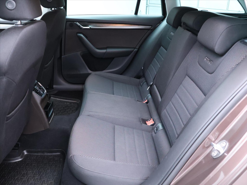 Škoda Octavia Combi 2.0 TDi 4x4 DSG Scout