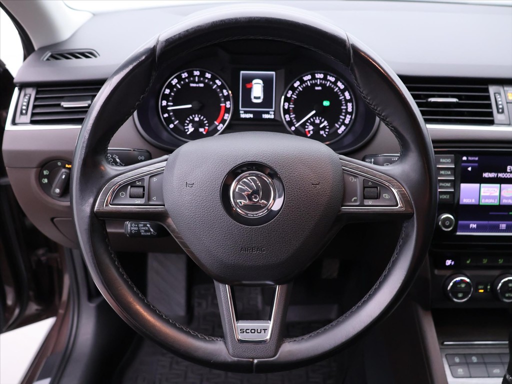 Škoda Octavia Combi 2.0 TDi 4x4 DSG Scout