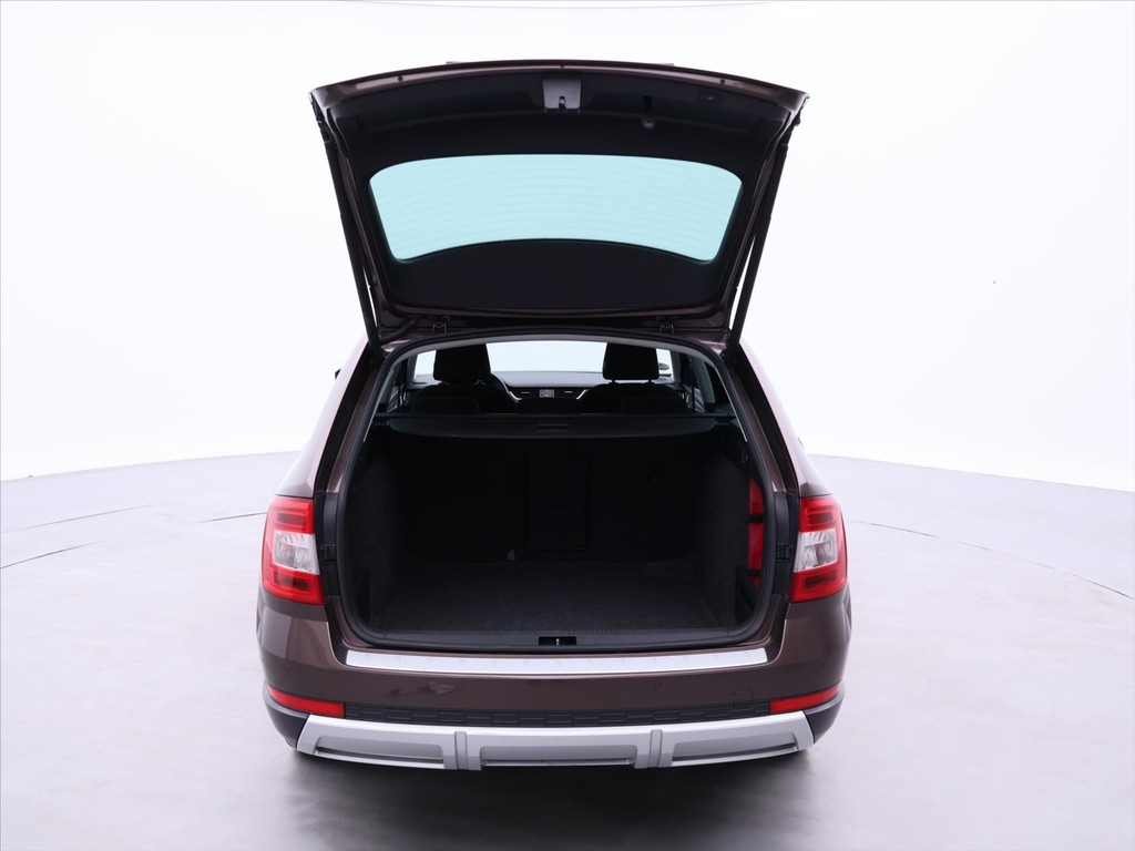 Škoda Octavia Combi 2.0 TDi 4x4 DSG Scout