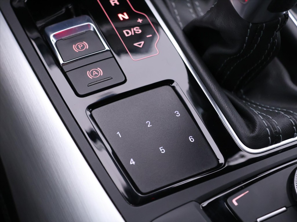 Audi A6 3.0 TDi Quattro S-Line