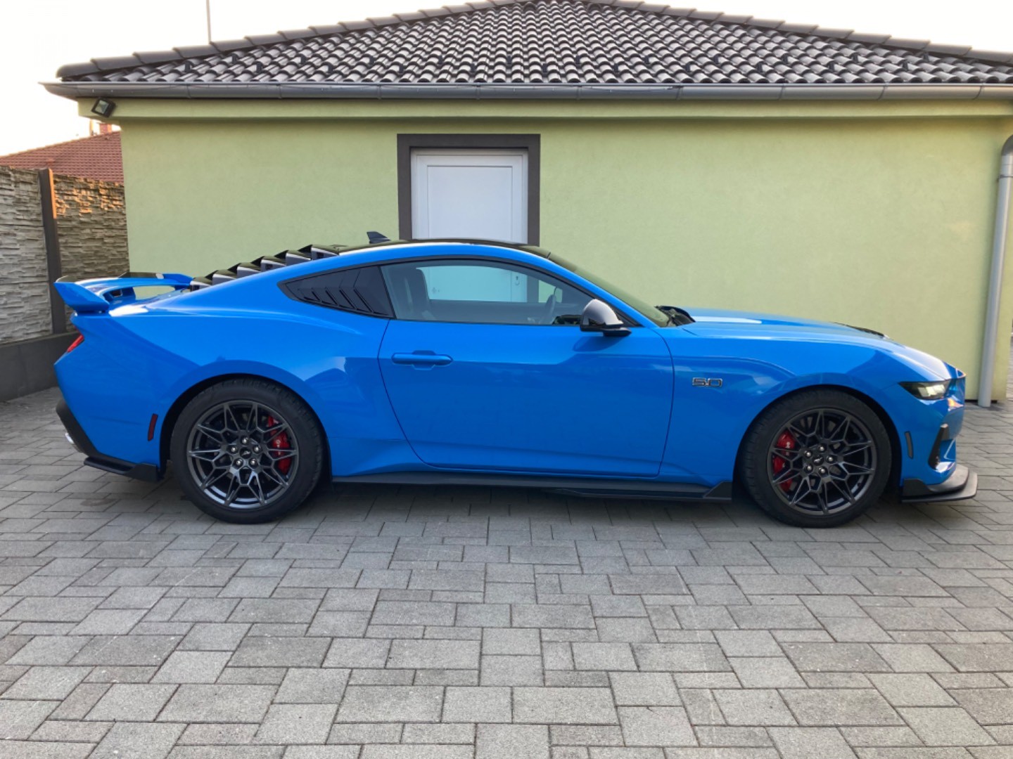 Ford Mustang GT 5.0 NEW model