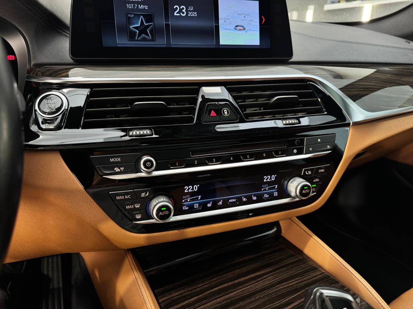 BMW Rad 5 Touring 530d xDrive LUXURY LINE
