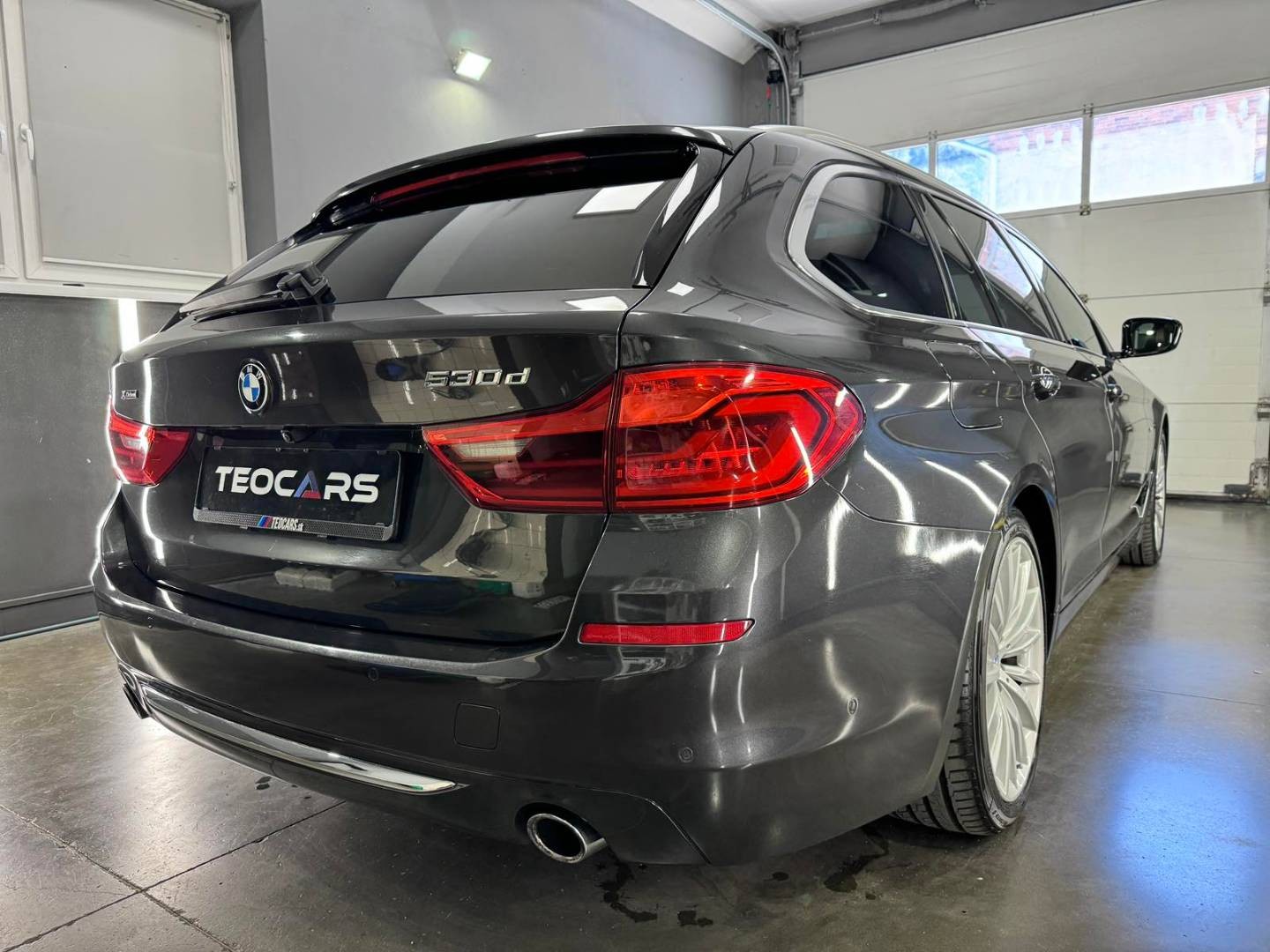 BMW Rad 5 Touring 530d xDrive LUXURY LINE