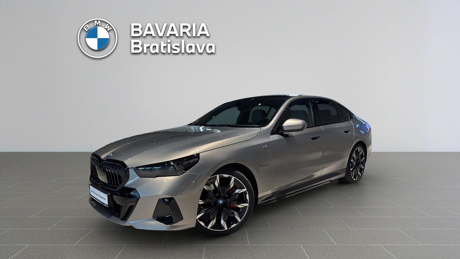 BMW 550e xDrive Sedan