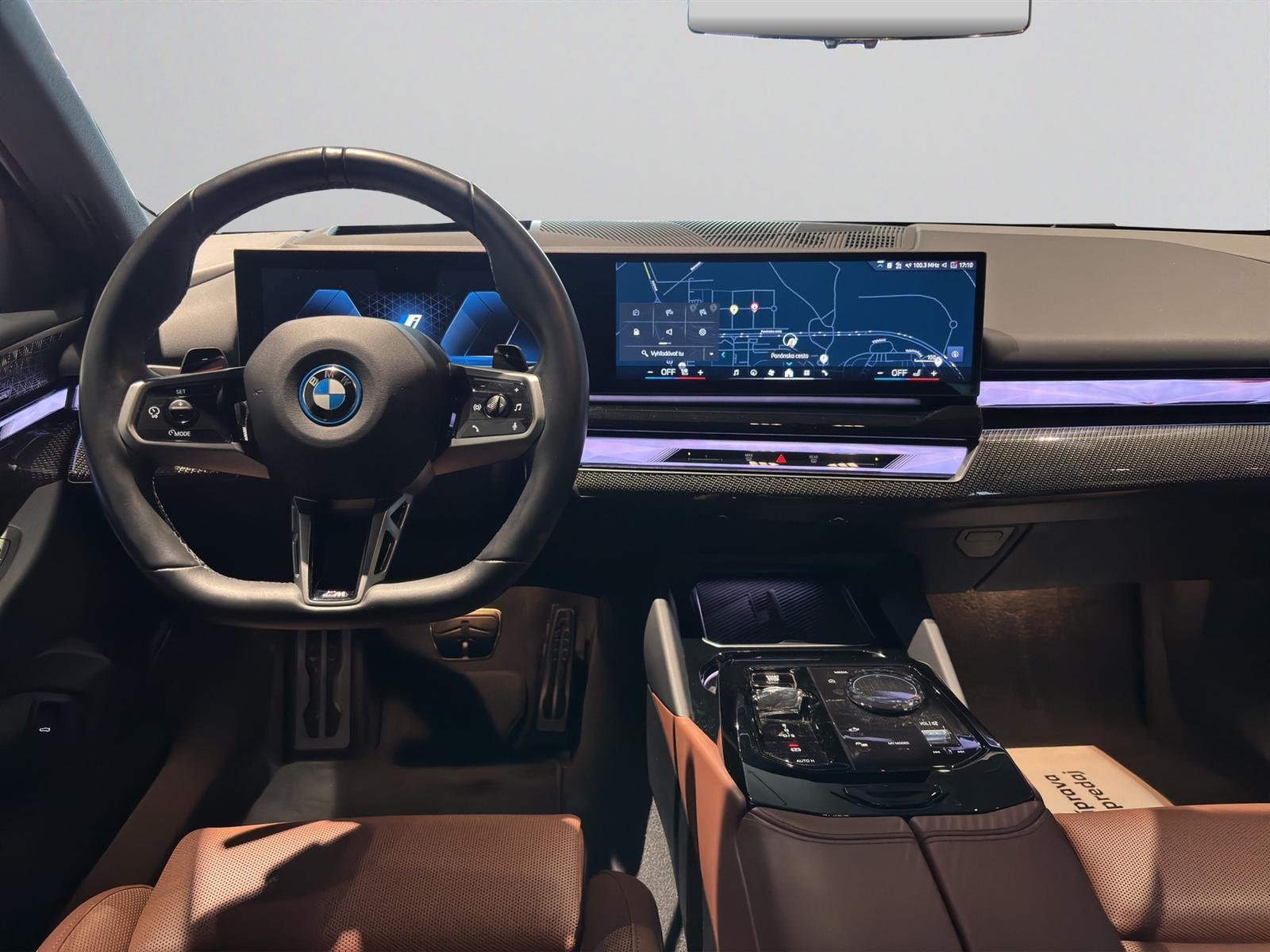 BMW 550e xDrive Sedan