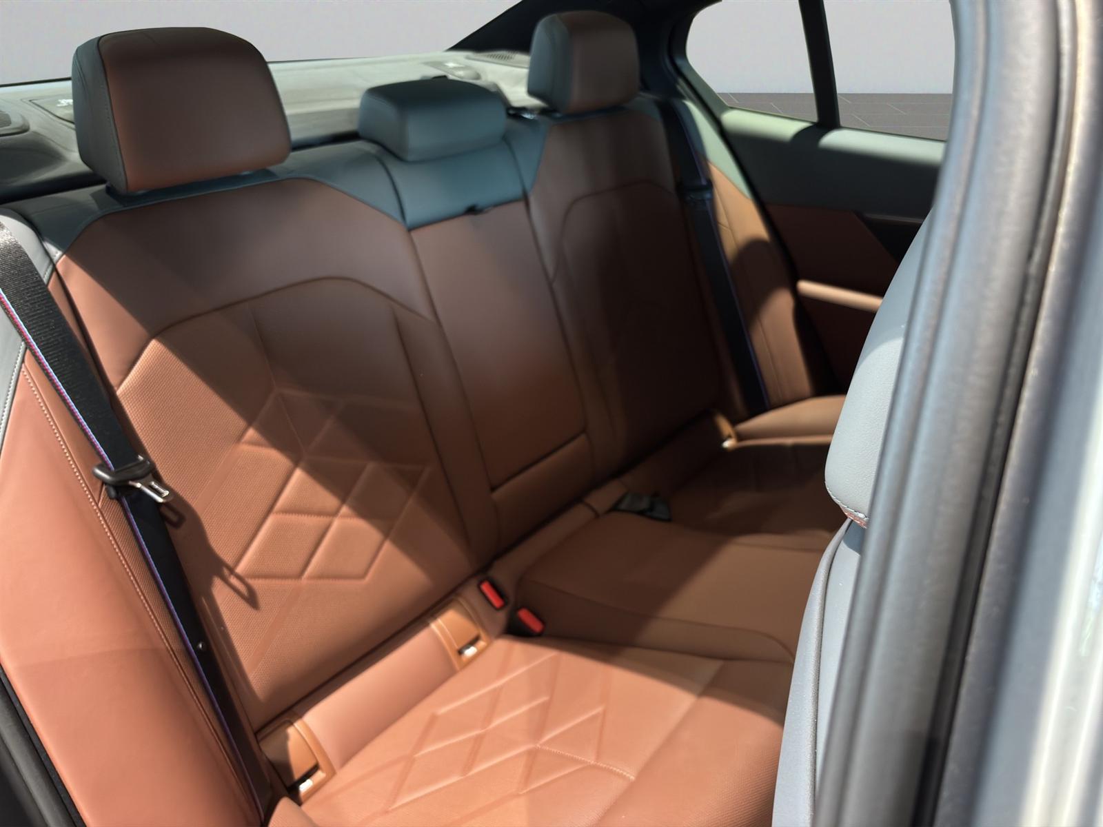 BMW 550e xDrive Sedan