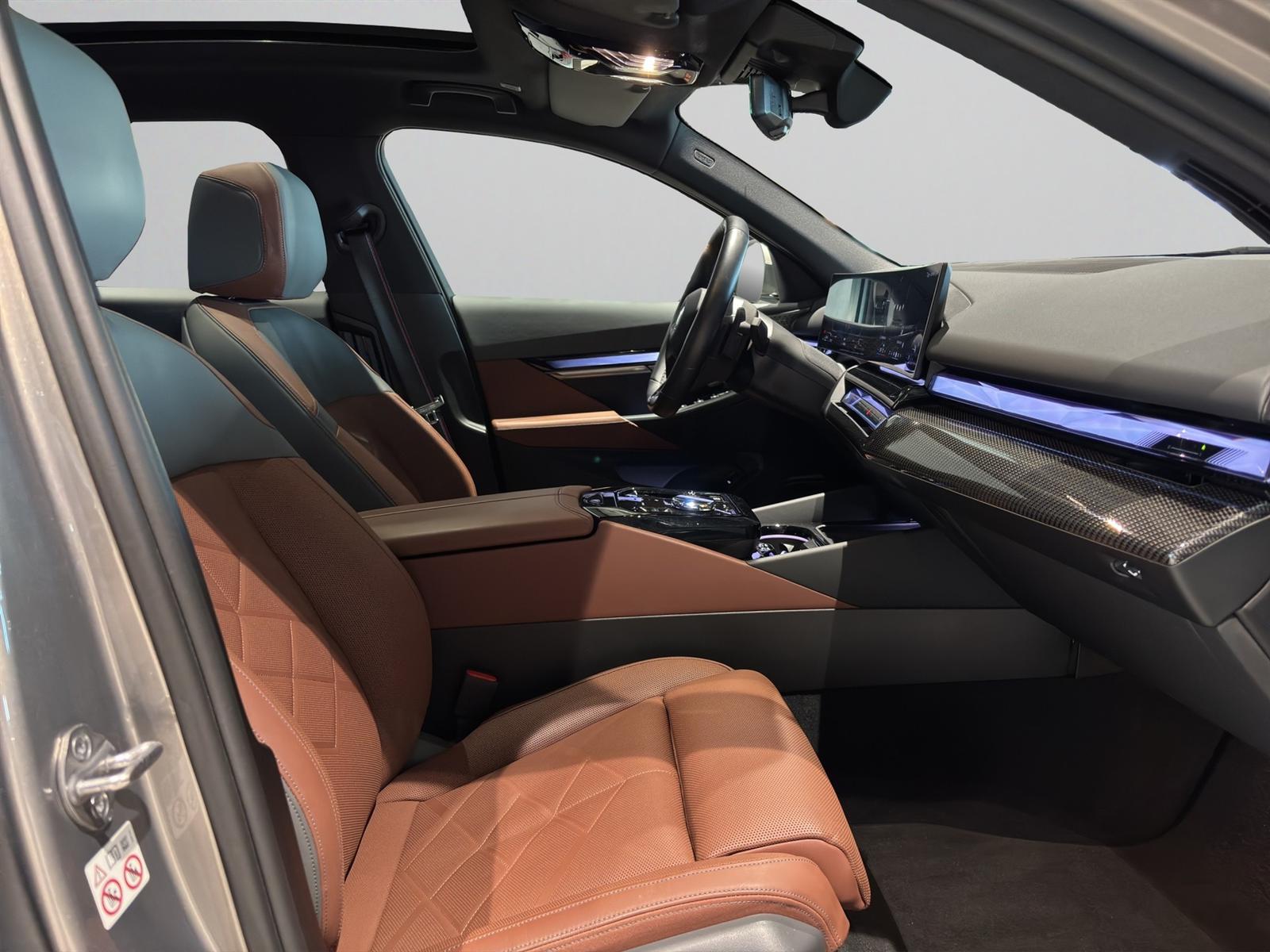 BMW 550e xDrive Sedan