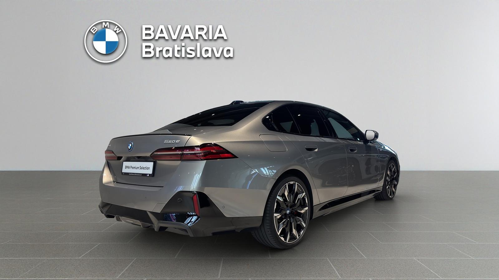 BMW 550e xDrive Sedan