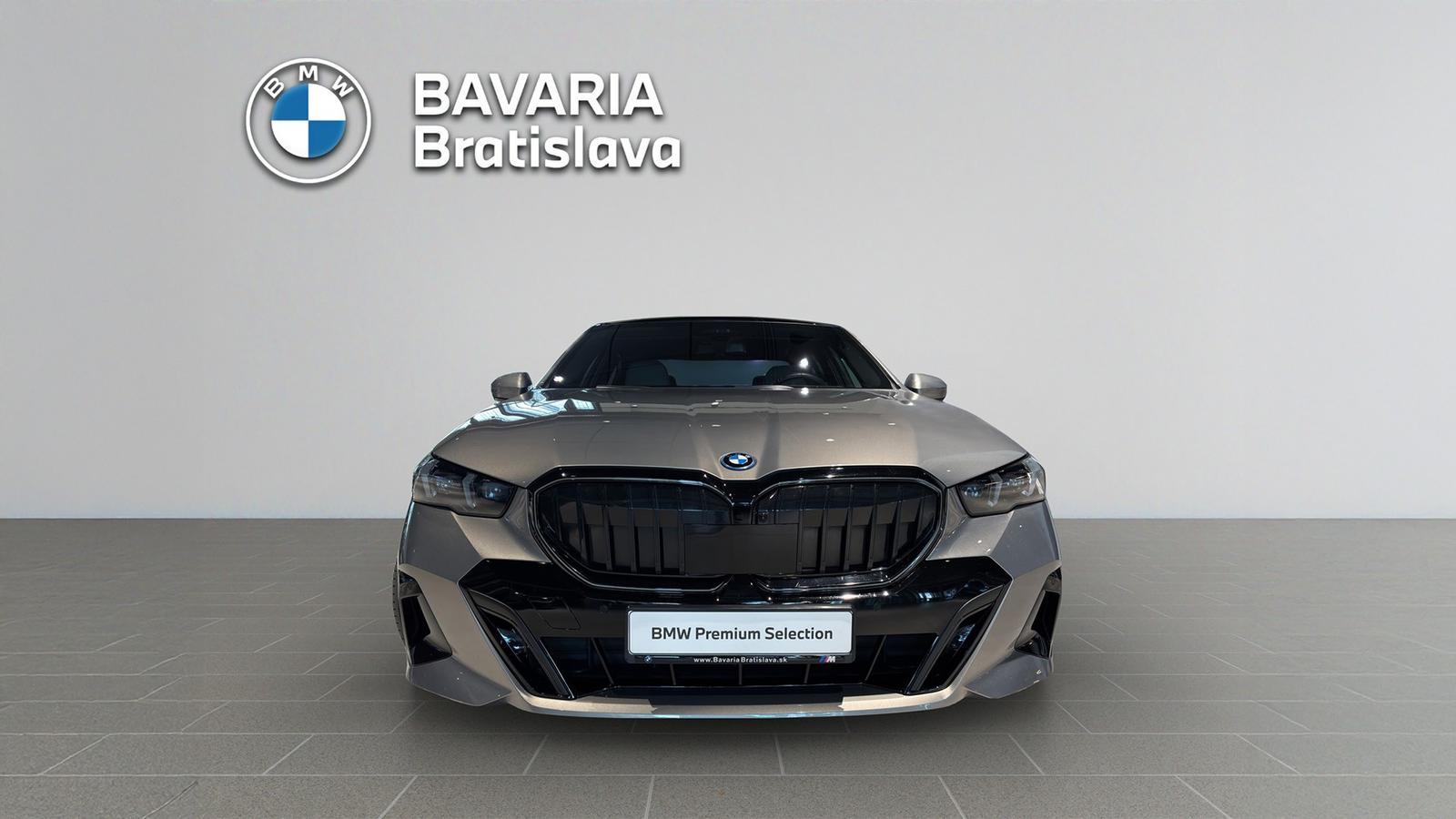 BMW 550e xDrive Sedan