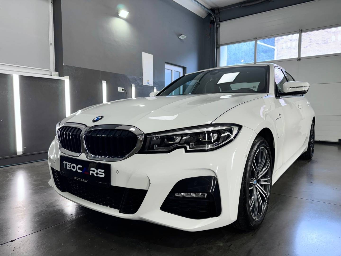 BMW Rad 3 330e M-SPORT