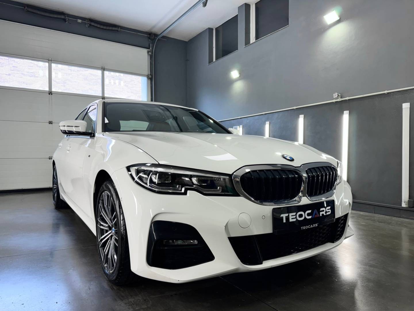 BMW Rad 3 330e M-SPORT