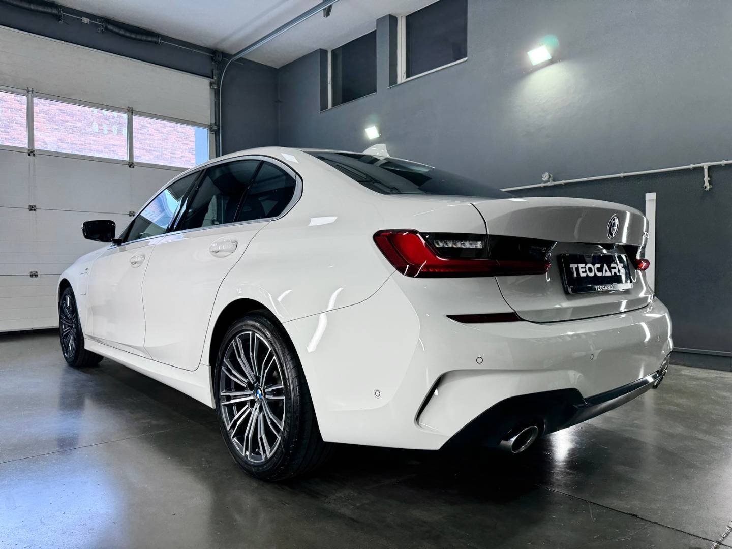 BMW Rad 3 330e M-SPORT