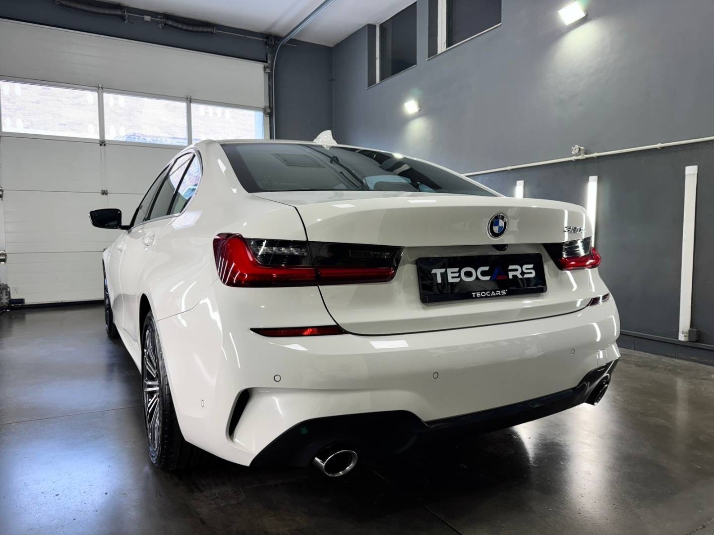 BMW Rad 3 330e M-SPORT