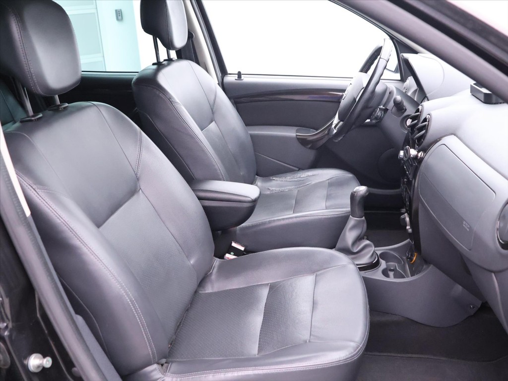 Dacia Duster 1.6 i