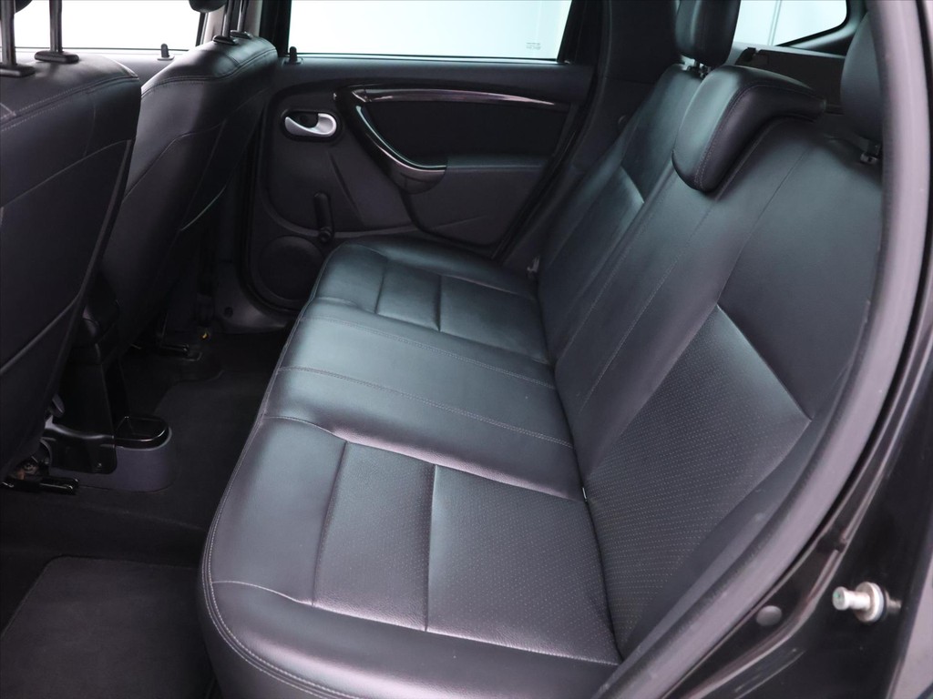 Dacia Duster 1.6 i