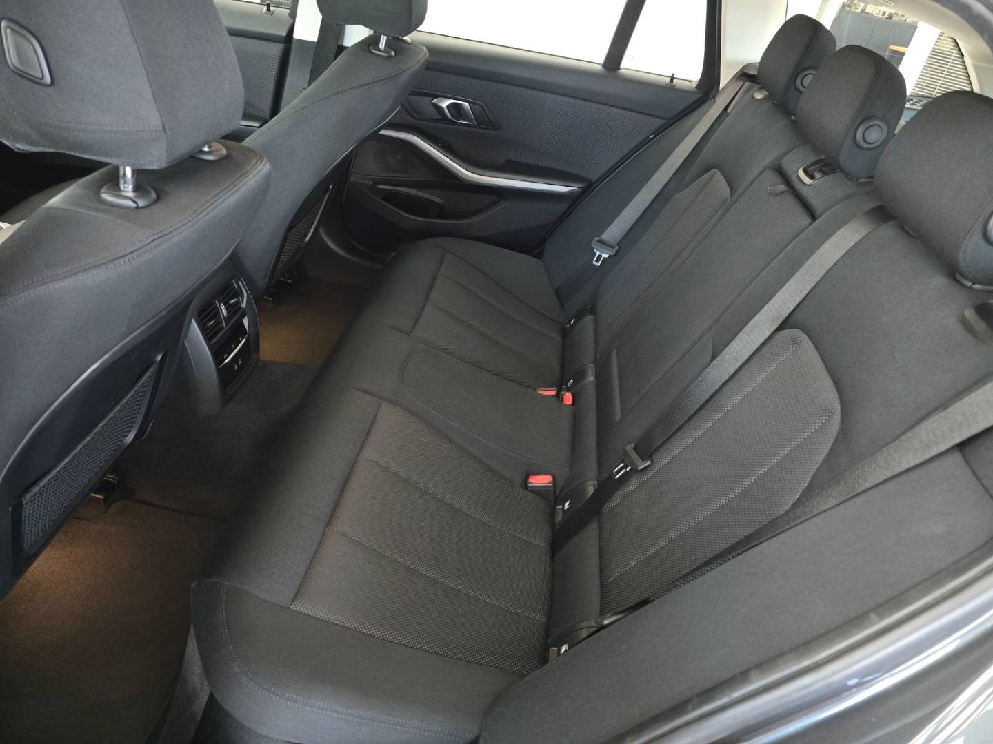BMW Rad 3 Touring 318d mHEV  A/T