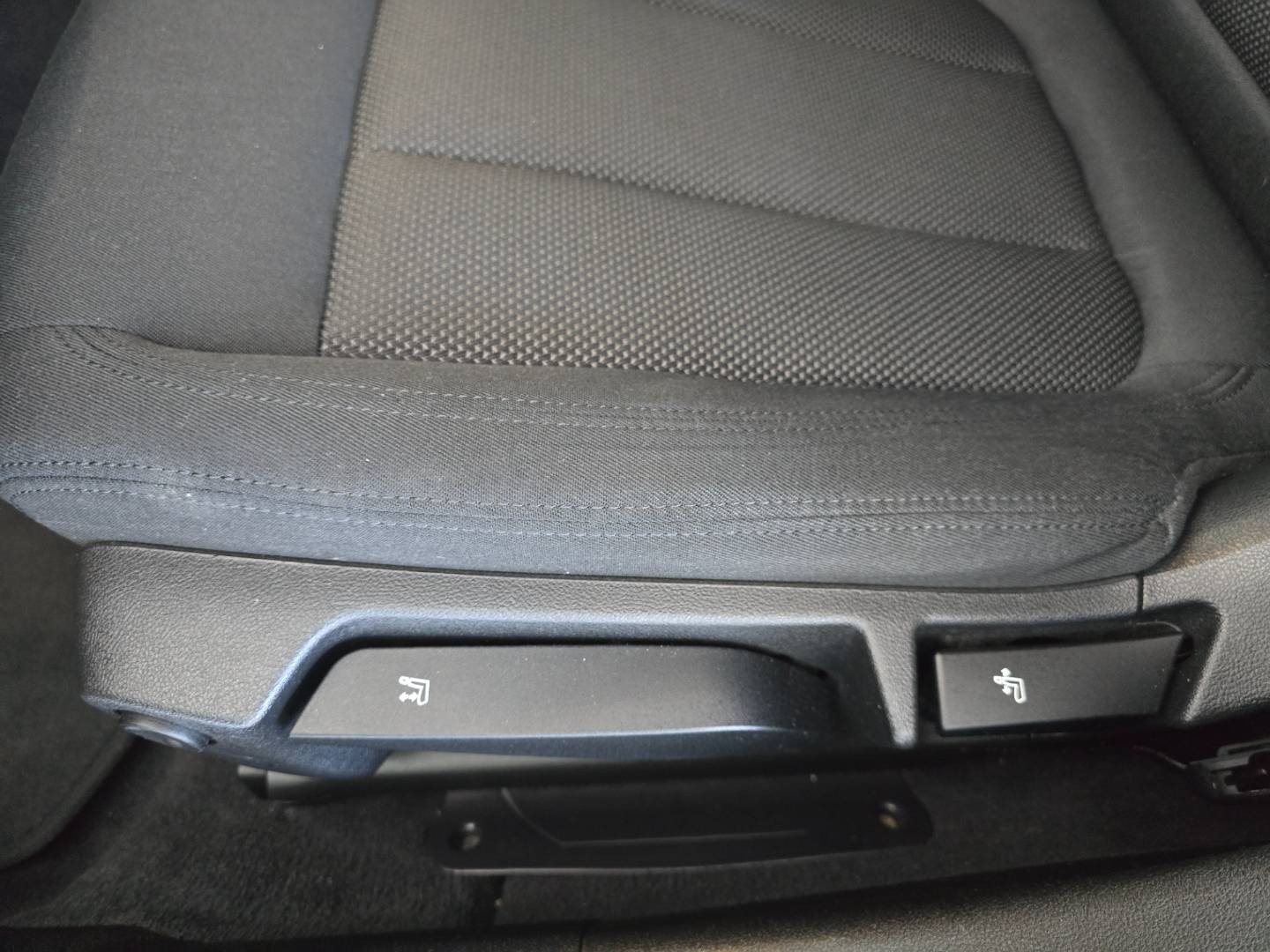 BMW Rad 3 Touring 318d mHEV  A/T