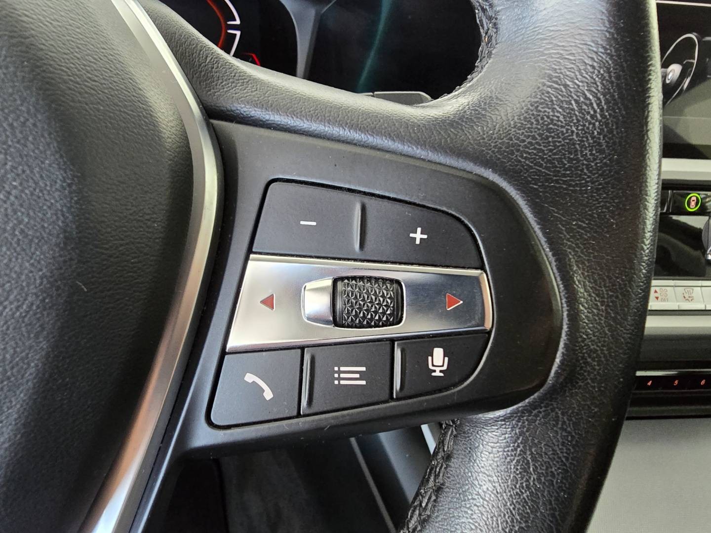 BMW Rad 3 Touring 318d mHEV  A/T