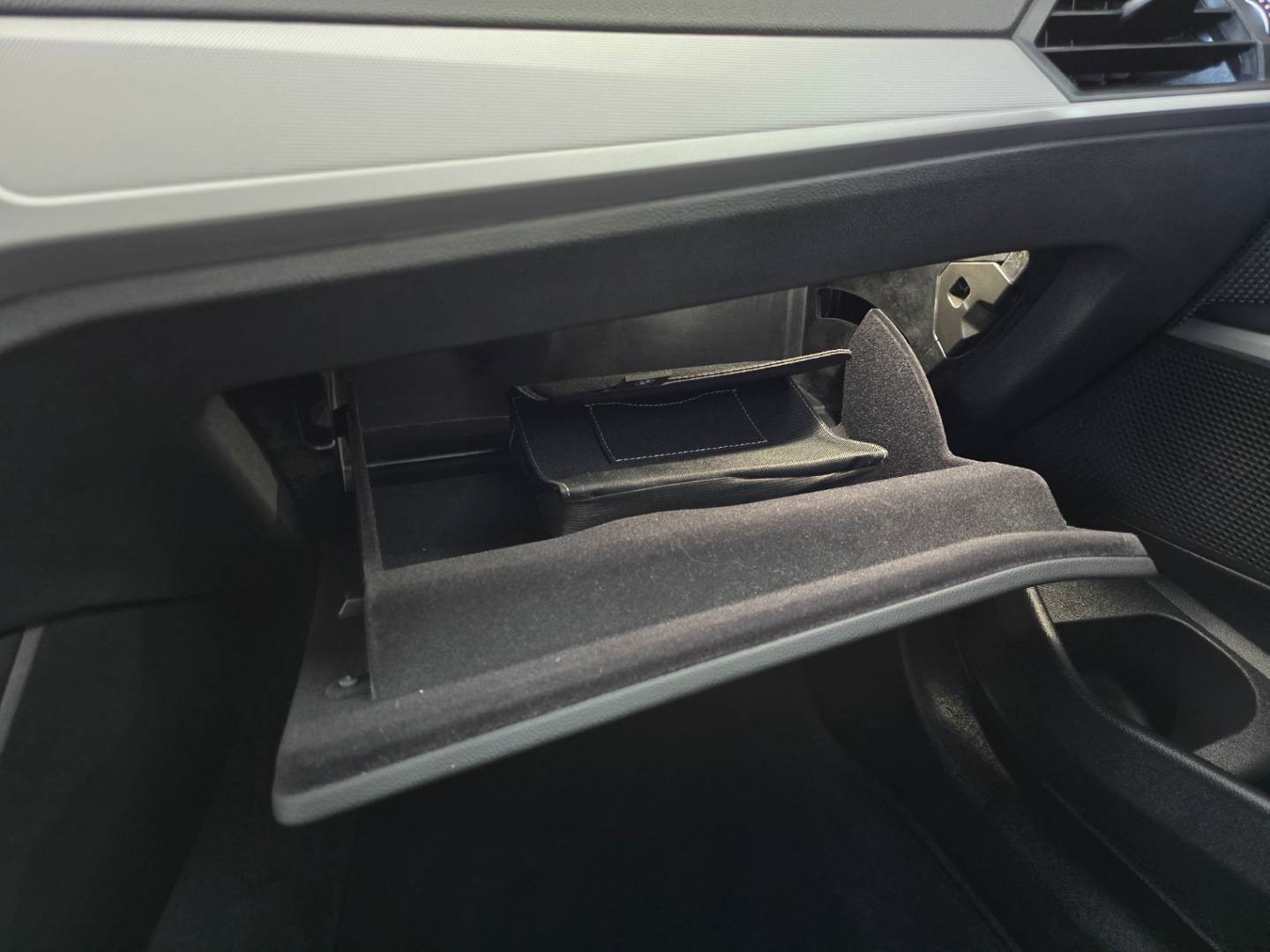 BMW Rad 3 Touring 318d mHEV  A/T