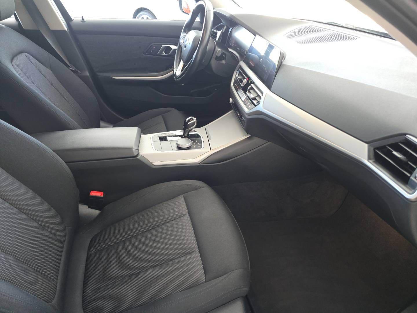 BMW Rad 3 Touring 318d mHEV  A/T