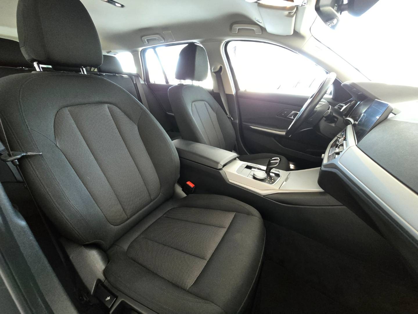 BMW Rad 3 Touring 318d mHEV  A/T