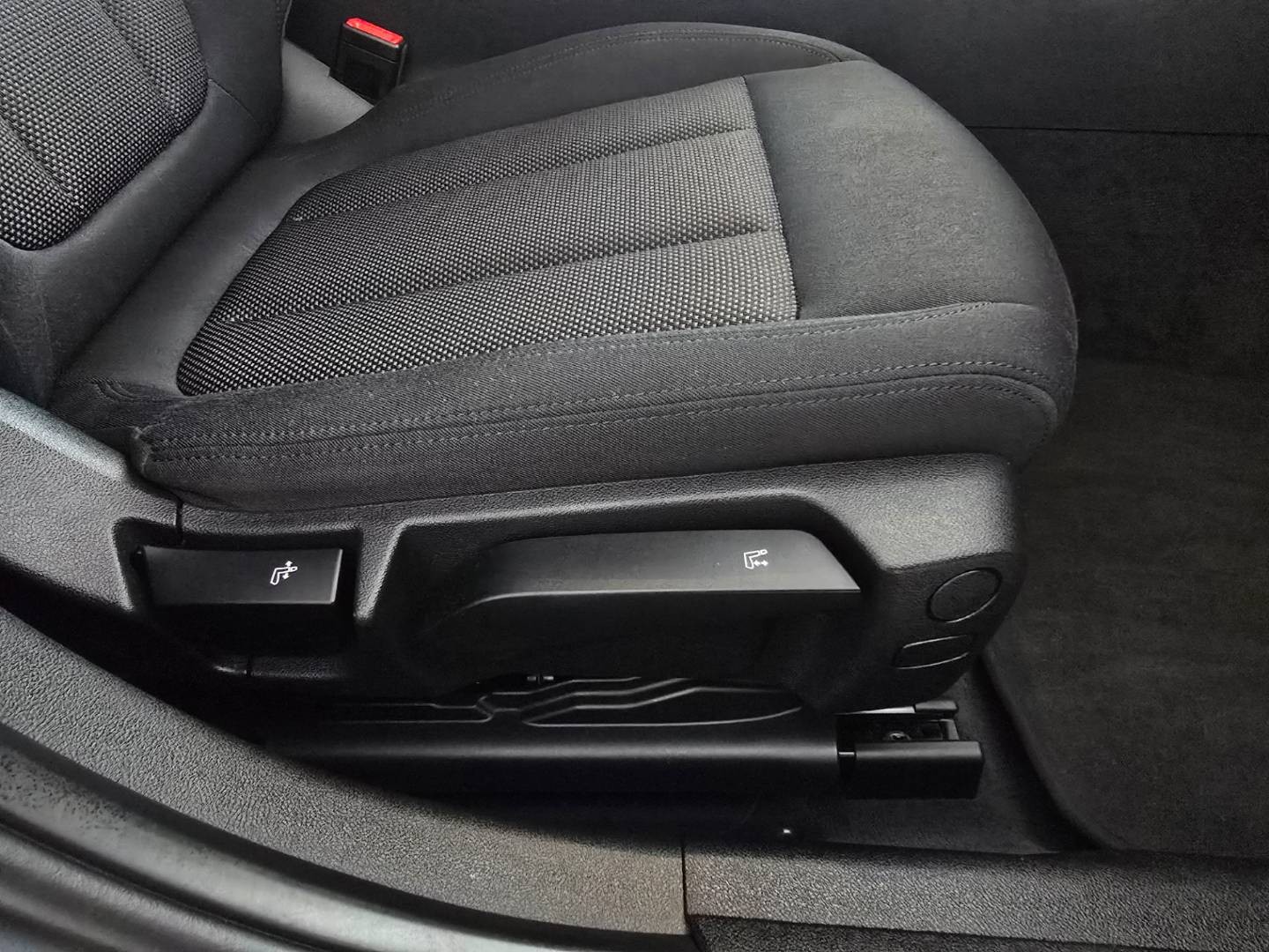 BMW Rad 3 Touring 318d mHEV  A/T