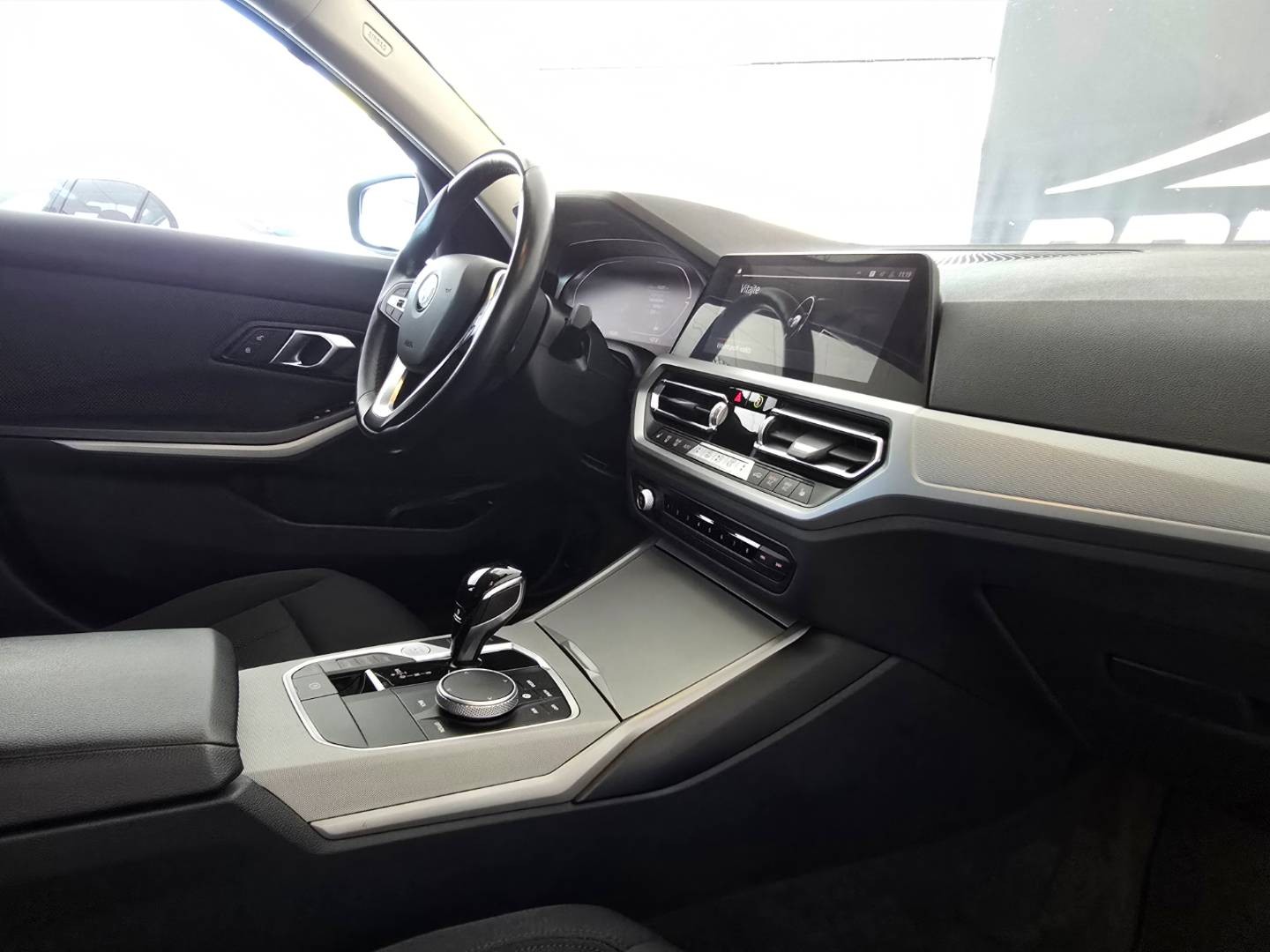 BMW Rad 3 Touring 318d mHEV  A/T