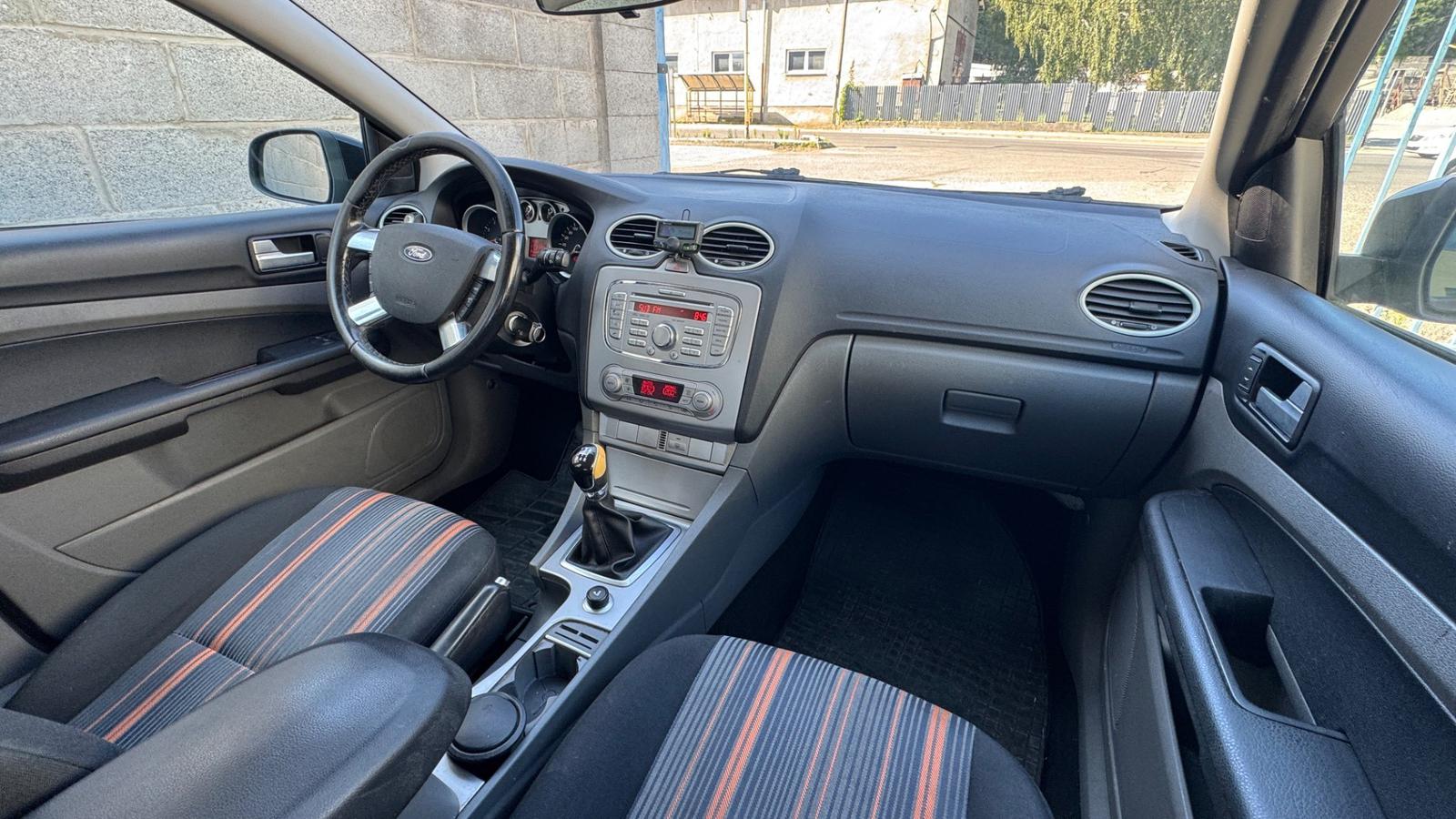 Ford Focus Kombi 1.6 16V Duratec Trend
