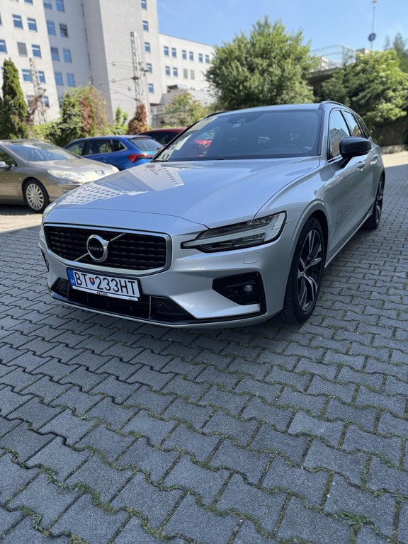 Volvo V60 D4 R-Design AWD A/T